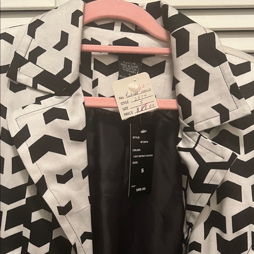 # 0996+ Stylish Abstract Chevron Black & White Women's Jacket “31 X 21” - Picture 2 of 5